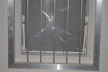 mříž_proti_vniknutí_pohled_ze_vnitř